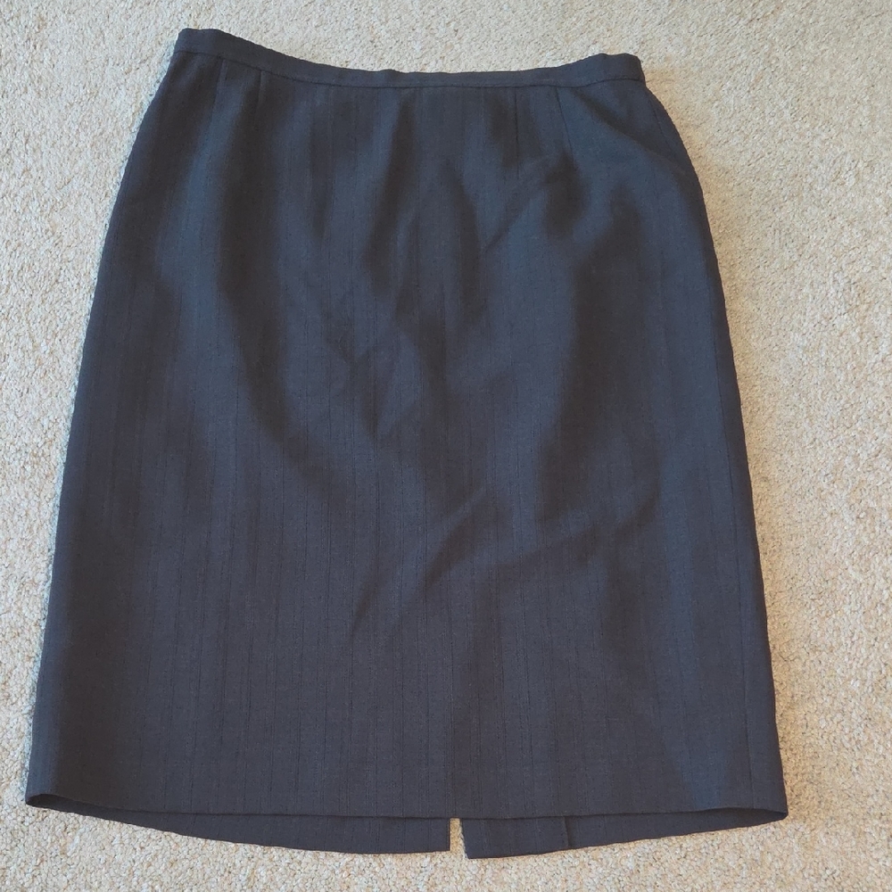 Giorgio Armani Classic Grey Pencil Skirt